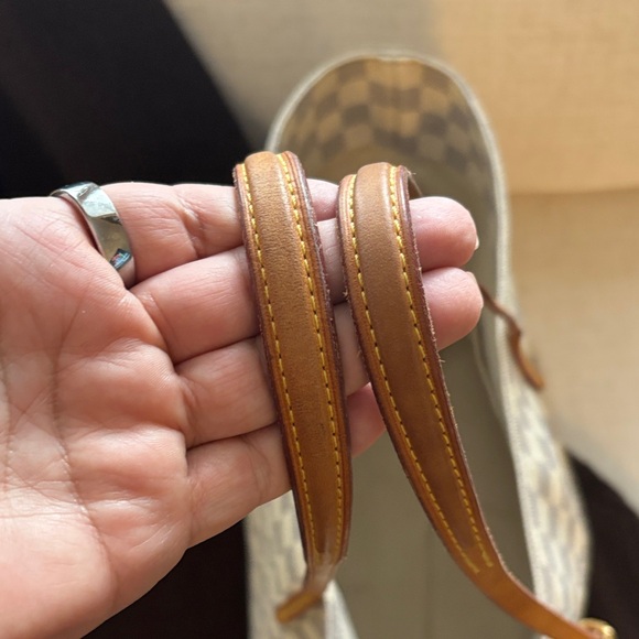 Louis Vuitton Damier Azur Tote - Cream and Tan - Picture 6 of 9